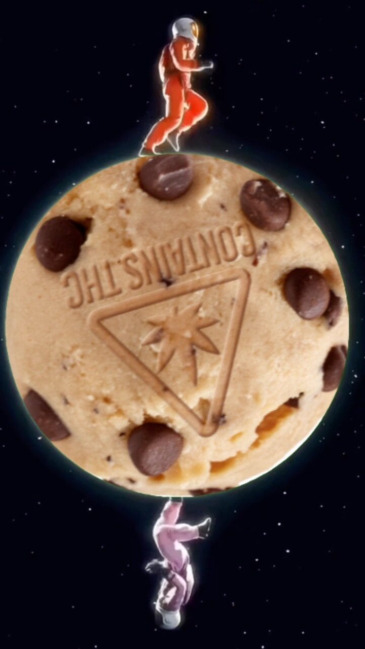 Full moon tonight… what’s in your stash? 

We’re grabbing Happy Bites—because nothing pairs better with moonlit vibes. What’s your go-to? ️